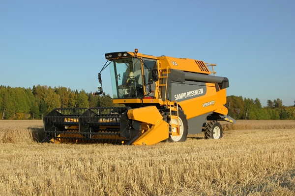 Sklizeci-mlaticka-SAMPO-Verrato-V4