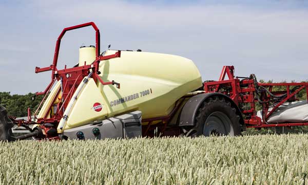 Navesny-postrikovac-Hardi-Commander-1