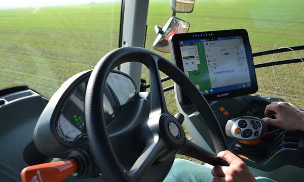 Kompletni-ovladani-postrikvoac-Horsch-Leeb-pomoci-terminalu-InCommand