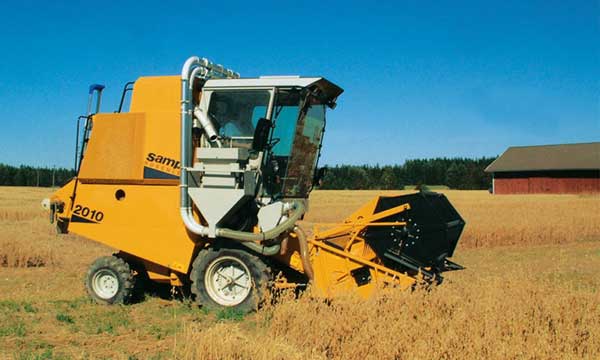 Parcelni-sklizeci-mlaticka-Sampo-SR2010