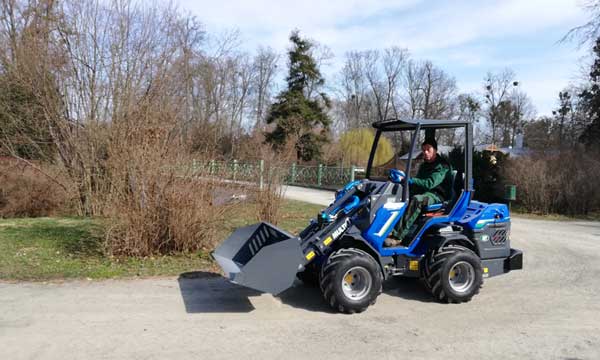 MultiOne-EZ8-lithium-baterie-plne-elektricky-multifunkcni-kloubovy-teleskopicky-nakladac-(18)