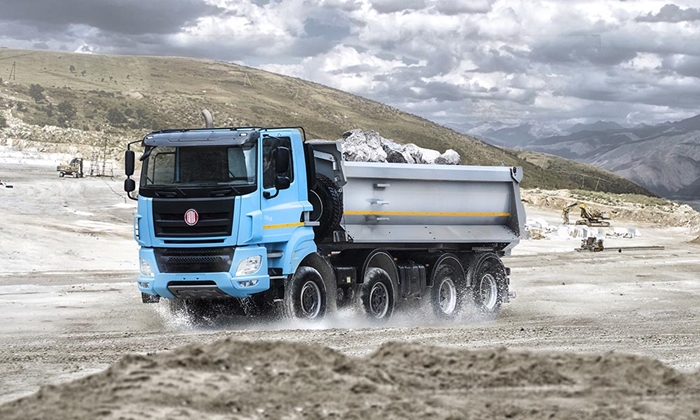 TATRA_PHOENIX_Euro6_2018_8x8_02-kopie-(1).jpg