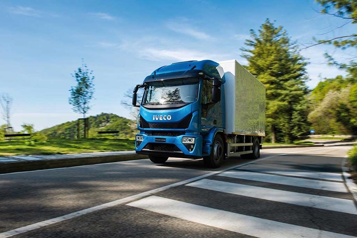 IVECO_EUROCARGO_4x2_Euro6_valnikova_nastavba.jpg