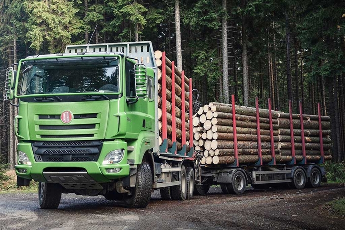 TATRA_PHOENIX_Euro6_6x6_triosy_klanicovy_prives.jpg