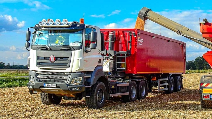 TATRA_PHOENIX_Euro6_6x6_tahac_navesu_dvouosy_neves_KRAMPE.jpg