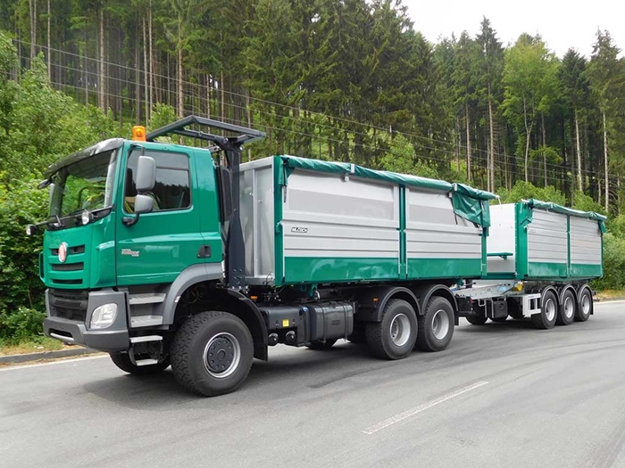 TATRA_PHOENIX-Euro6_6x6_traktor_sklapec_S2-_tridemovy_prives.jpg