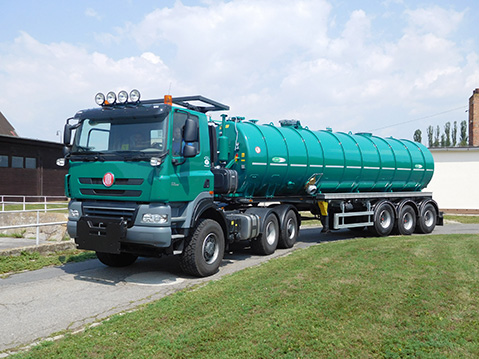 tahac_TATRA_PHOENIX_Euro5_6x6_traktor_tahac_navesu_triosny_naves_cisterna_meprozet.jpg