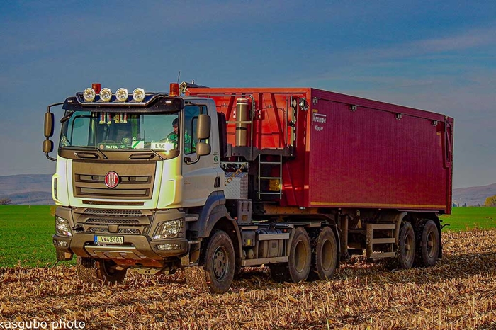 tahac_TATRA_PHOENIX_Euro6_6x6-_Krampe_sklapec.jpg