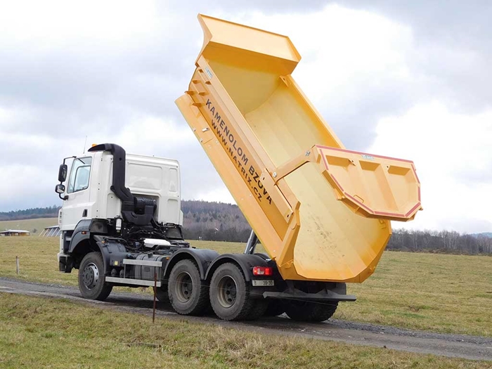 TATRA_PHOENIX_Euro6_6x6_tezarska_sklapeci_nastavba_S1_VSmont.jpg