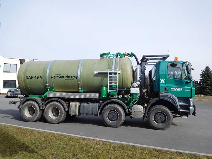 TATRA_PHOENIX_Euro5_8x8_traktor_fekalni_cisterna_Agrostar.jpg