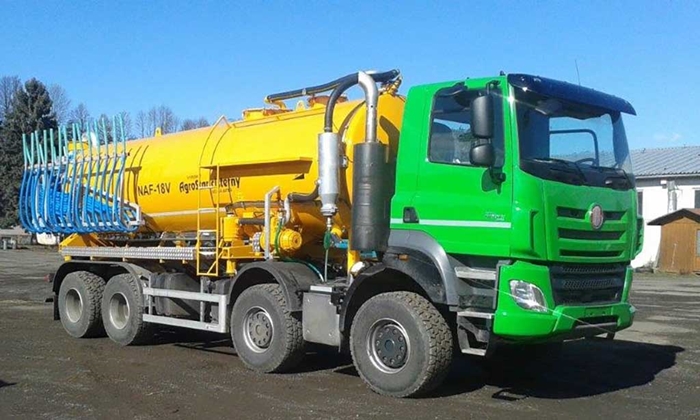 TATRA_PHOENIX_Euro6_8x8_fekalni_ocelova_cisterna_Agrostar_s_hadicovym_aplikatorem.jpg