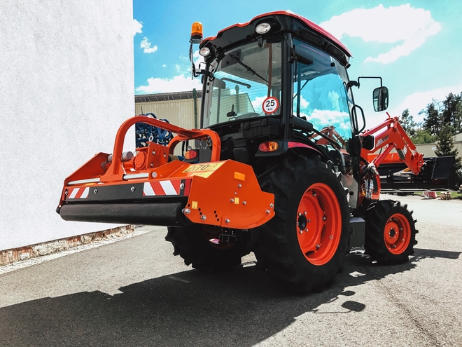 Trakctor-Kioti-CK4010-front-loader-shredder-Tierre-Lupo.JPG