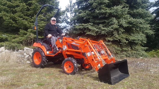 CS2220-Kioti-front-loader.jpg