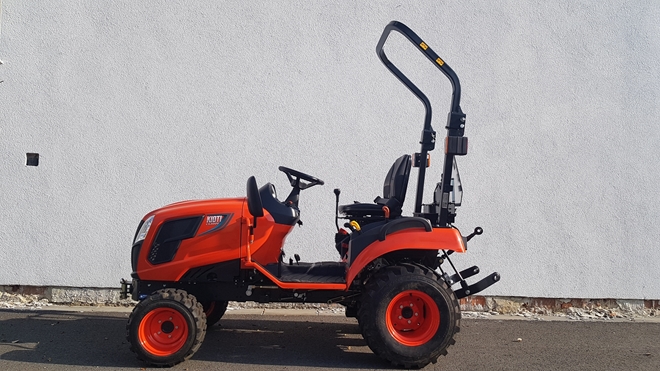 Traktor-Kioti-CS2220-na-prumyslovych-kolech-(2).jpg