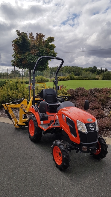 Traktor-Kioti-CS2220-s-podkopem-S-C.jpg