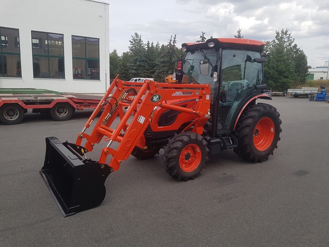 Traktor-Kioti-DK6020-s-celnim-nakladacem.jpg