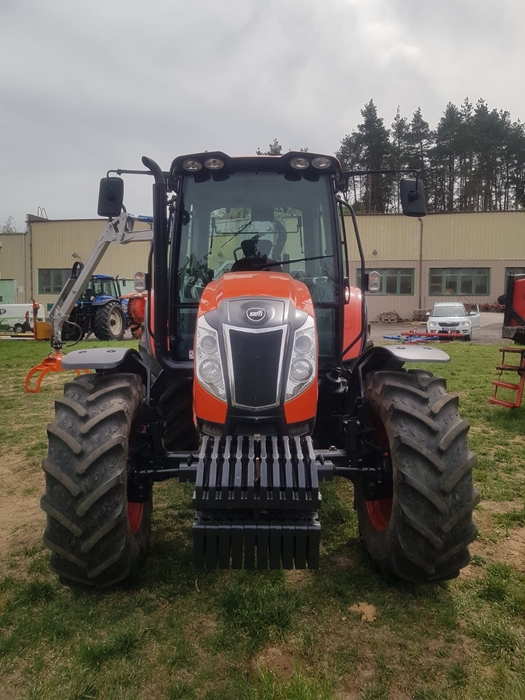 Traktor-Kioti-PX1053-PC-s-vyvazeckou-Scandic2.jpg