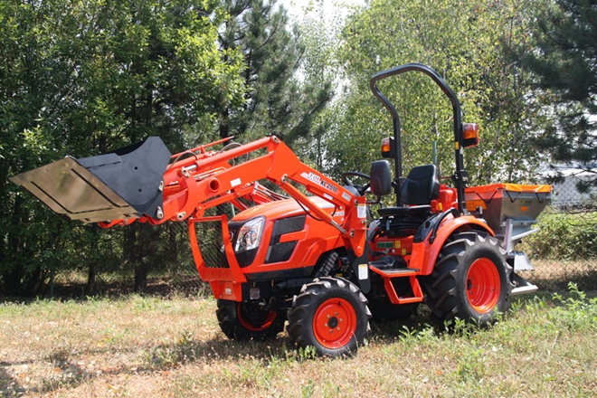 Traktor-Kioti-CX2510-s-celnim-nakladacem.jpg