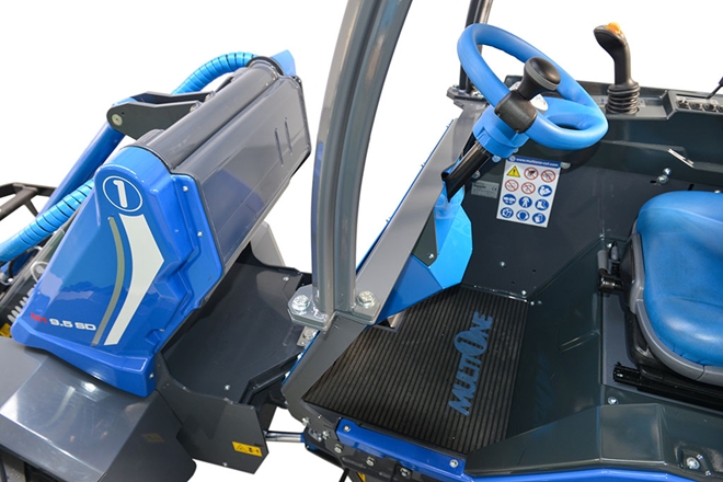 Multione_mini_loader_9-5SD_04.jpg