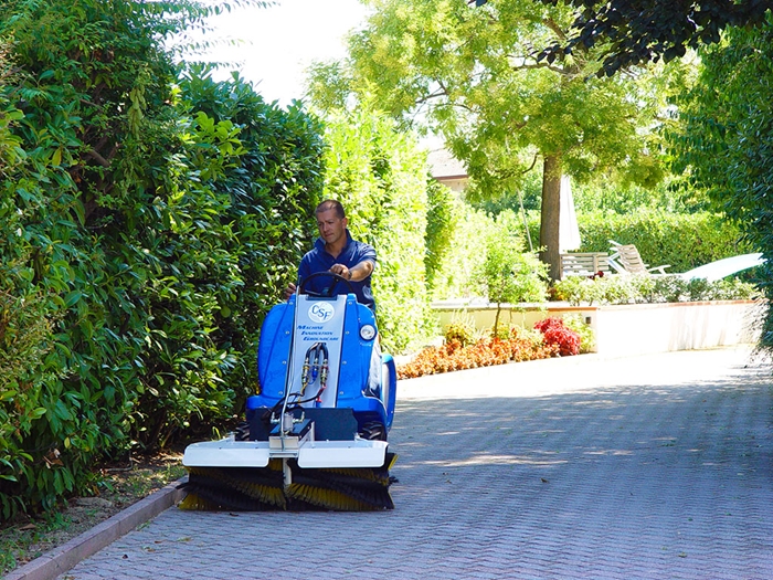 MultiOne-mini-loader-1-series-with-brush.jpg
