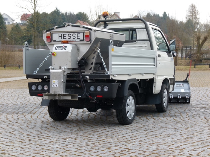 Piaggio_Porter_4x4_SnowStriker_Model_2018.JPG