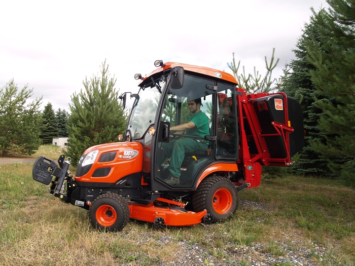 CS2610-Kioti-Morgnieux-vysavac.JPG