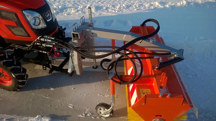 Traktor-Kioti-CK2810-s-kartacem-Agrometall1.jpg