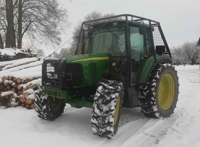 John-Deere-lesni-nastavba.jpg