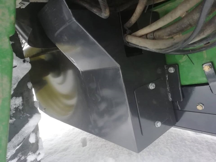 Oplechovani-podvozek-John-Deere.jpg