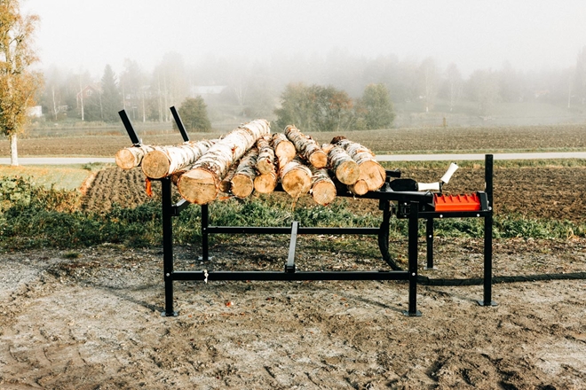 log-deck-with-logs-001.jpeg