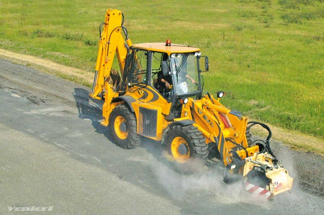 VF-Venieri-10-23-kloubovy-traktorbagr-a-freza-na-asfalt.jpg