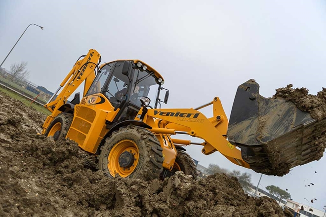 VF-Venieri-10-23-kloubovy-traktorbagr_14.jpg
