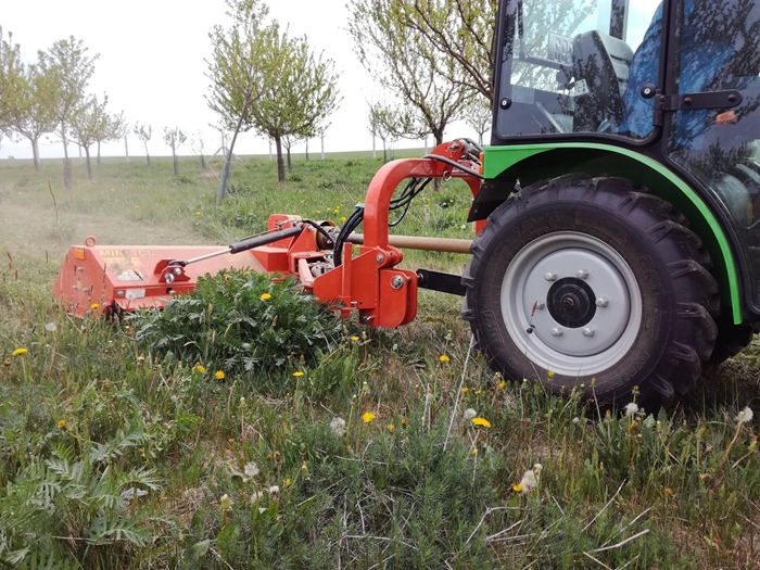 Mulcovac-Tierre-miniTCL-120-traktor-salek-(5).jpg