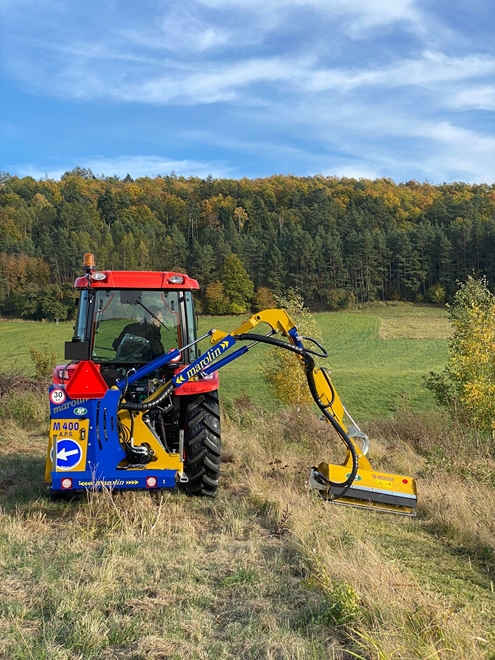 Traktor-Kioti-RX7330PC-prikopove-rameno-Marolin-M400S-APS.jpg