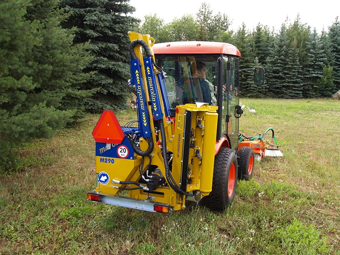 Traktor-Kioti-CK2810-prikopove-rameno-Marolin.jpg