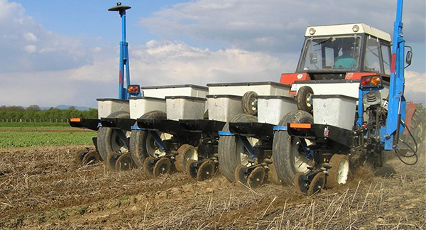 big_kinze3000.jpg