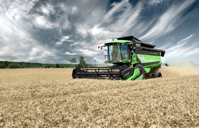Kombajn_Deutz-Fahr_C6000_1.jpg