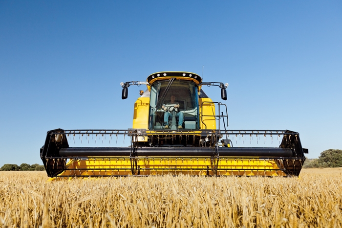 Kombajn_New_Holland_TC_2.jpg
