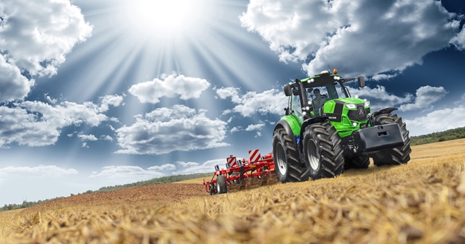 Traktor_Deutz-Fahr_Agrotron7_1.jpg