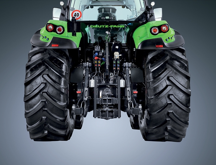 Traktor_Deutz-Fahr_Agrotron7_4.jpg
