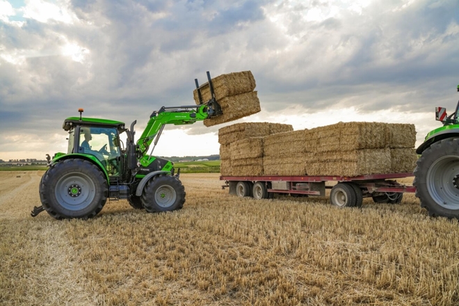 Traktor_Deutz_Fahr_6C-(1).jpg