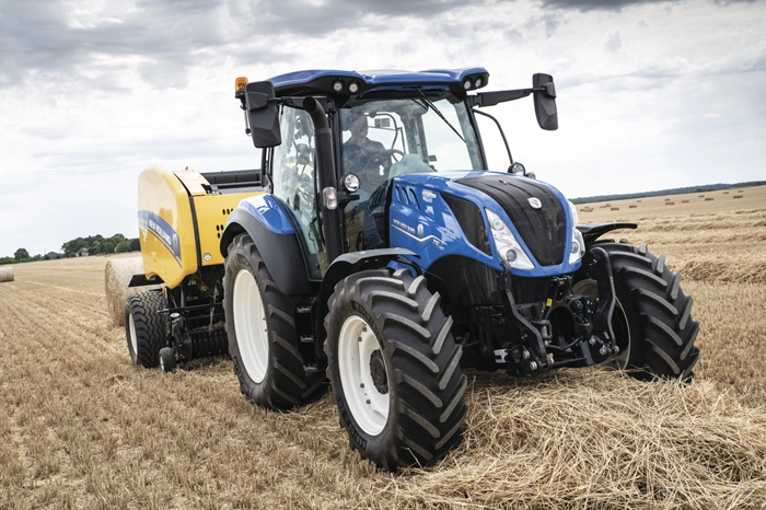 Traktor_New_Holland_T5_AutoCommand_2.jpg