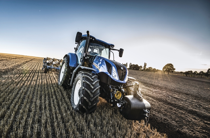 Traktor_New_Holland_T6_2.jpg
