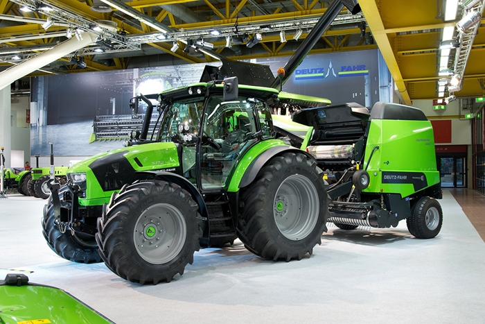 Lis_Deutz-Fahr_Varimaster_VM_700.jpg