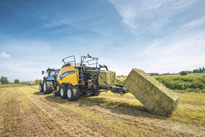 Lis_New_Holland_BigBaler_5.jpg