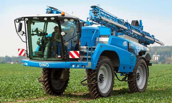 Agrio_Dino_samojizdny_postrikovac_prepravni_poloha