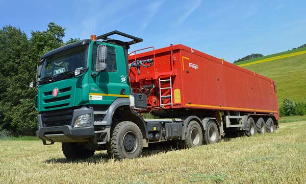 tahac_TATRA_PHOENIX_Euro6_6x6_-_naves_Krampe_bandit